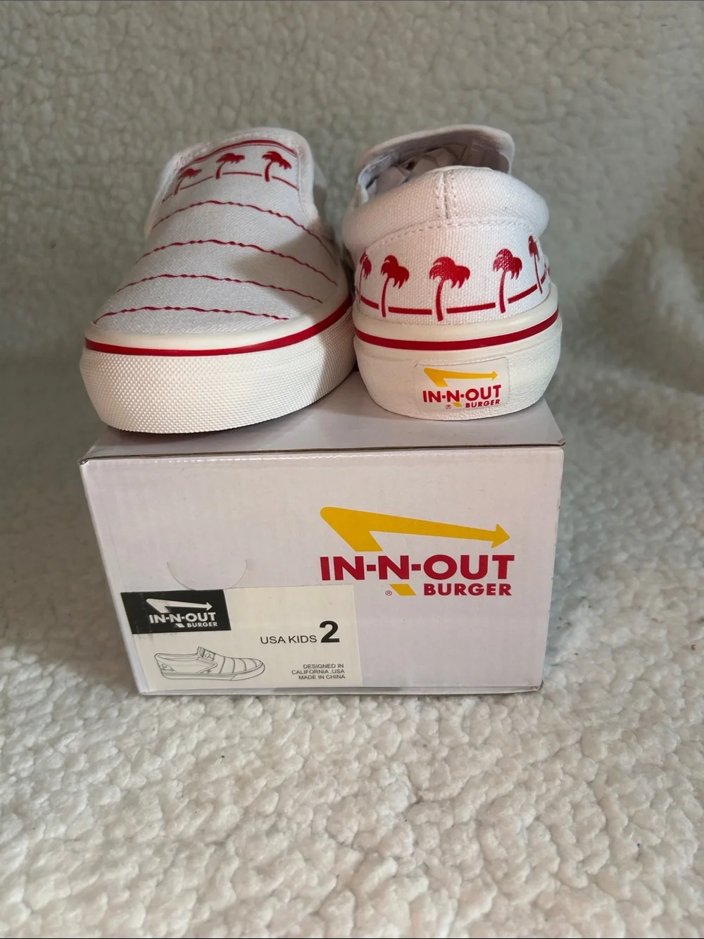 IN-N-OUT Kids Canvas “Drink Cup” slip-on shoes size 2